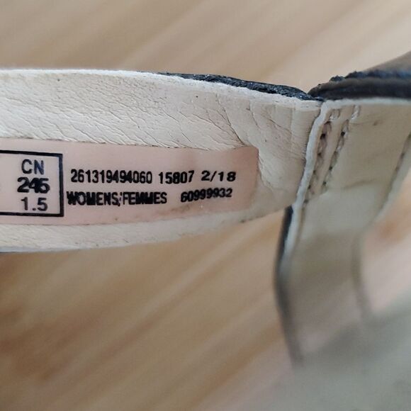 Clarks Bay Blossom Black Patent Leather Ankle Strap Sandals Size 8.5M - Picture 11 of 11